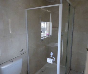 House To Rent - Photo 6