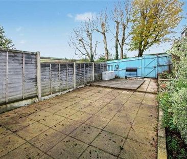 Derwent Close, Waterlooville, Hampshire, PO8 - Photo 4