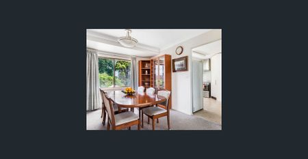 Large Family Home in Matthew Pearce Catchment! - Photo 5