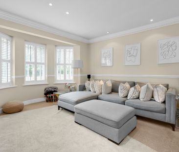 Lakeside Grange, Weybridge, KT13 - Photo 2