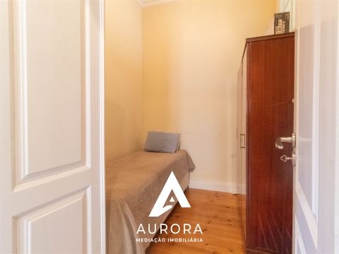 Andar de Moradia T4 - Photo 1