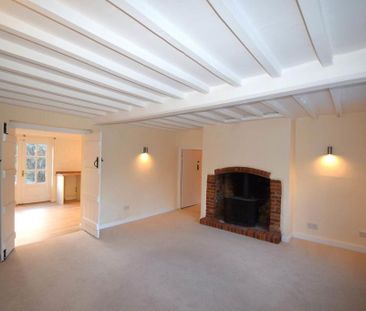 4 bedroom semi-detached house to rent - Photo 2