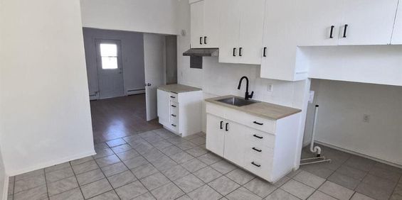 Immeuble - 478-488 Rue Principale Nord 4 ½ à Louer – Rénové – Richmond - Photo 3