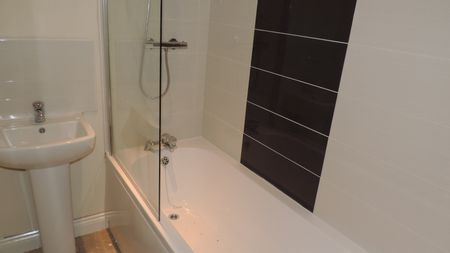 4 Bed Mid Terrace Meynell Road Leicester LE5 - Ace Properties - Photo 2