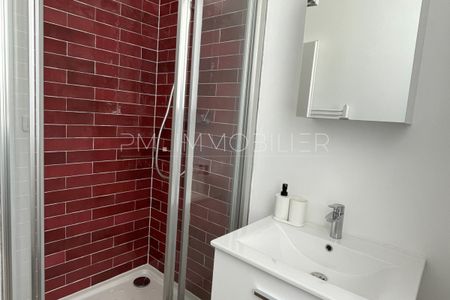 Type 2 meublé refait à neuf Belle de Mai Marseille 13003 - Photo 2