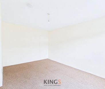 4 bedroom semi-detached house to rent - Photo 2