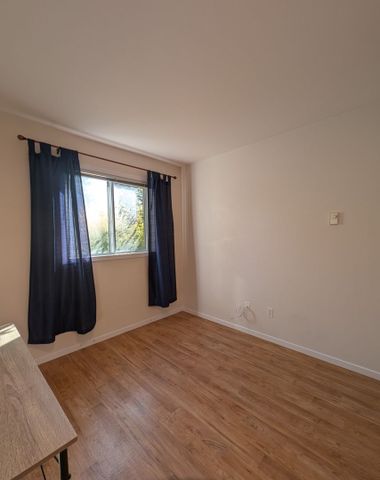 Spacious 2 bed/2 bath Downtown Kelowna - Photo 5