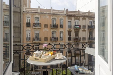 Impresionante Hogar de 3 Dormitorios en Russafa - Photo 5