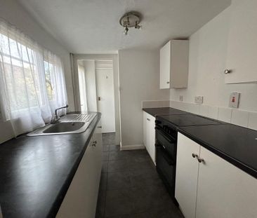 2 bedroom end of terrace house to rent - Photo 5