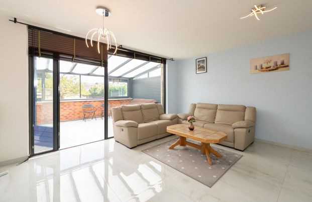 Burgemeester Honnerlage Gretepad 11, Schiehart, 3119BV, Schiedam - Photo 1