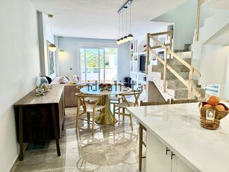 Alquiler de dúplex en Urbanizacion Cortijo Casareno - Photo 2