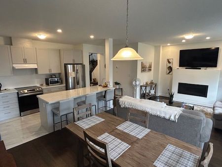 For Lease - 52 Seaton Crescent, Tillsonburg, Ontario - Photo 2