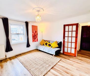 1 Bed Flat, Robertson's Count, EH8 - Photo 4