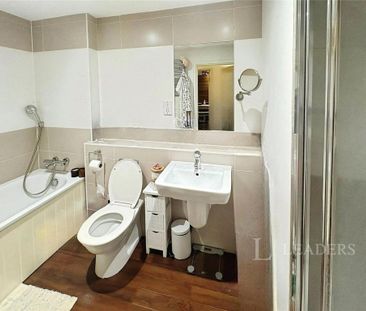 1 bedroom flat to rent - Photo 5