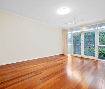 Charming Two-Bedroom Home in a Convenient Camberwell Location - Photo 2
