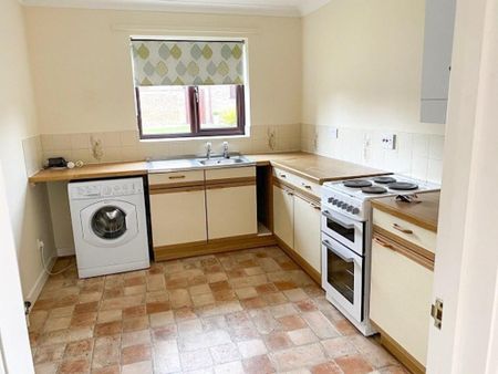 2 bedroom semi-detached bungalow to rent - Photo 3