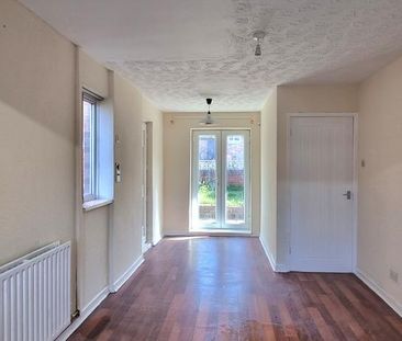 3 bedroom semi-detached house to rent - Photo 6