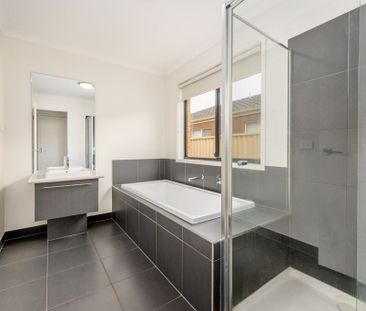 Modern Home in Quiet Court! - Photo 6