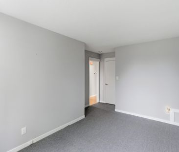 For Lease - 111 BRITTEN Close Unit# Main Fl, Hamilton, Ontario - Photo 5