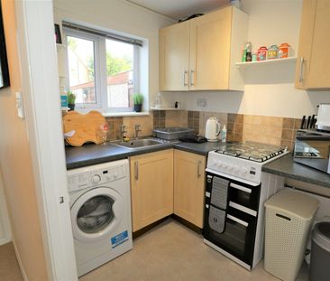 Meadow Way, Bracebridge Heath, LN4 - Photo 2