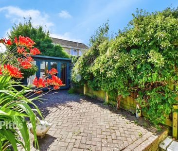 2 bedroom cottage to rent - Photo 1