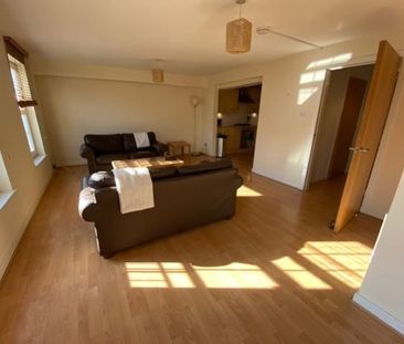 2 bedroom flat to rent - Photo 2