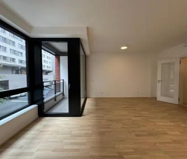 Pronájem bytu 1+kk s balkonem v novostavbě s bezbariérovým přístupem - Fotografie 1