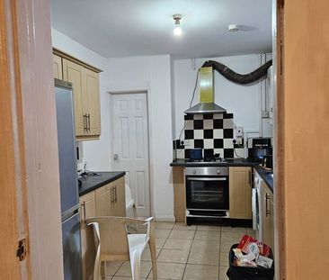 3 Bed Terraced House, Wimborne Road, LU1 - Photo 4