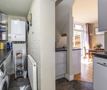 2 bedroom maisonette to rent - Photo 1