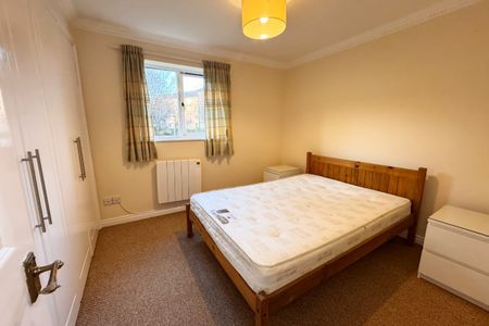 2 Bed, Flat - Photo 4