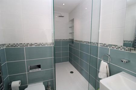 3 bedroom maisonette to rent - Photo 4
