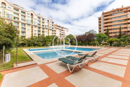 Luxury Apartment for rent in Cascais e Estoril, Portugal - Photo 2