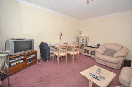 The Greenway, Uxbridge, UB8 - Photo 2