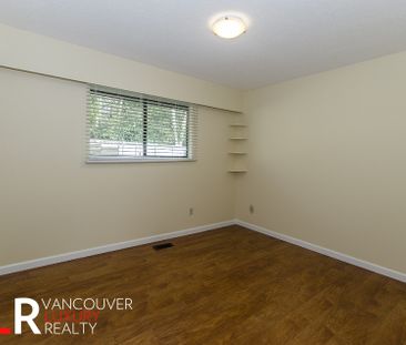 None in North Vancouver, BC - Photo 6