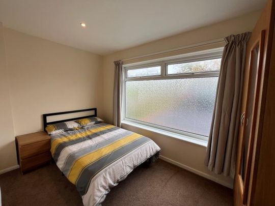 Room 1, Ashby-de-la-Zouch, LE65 - Photo 1