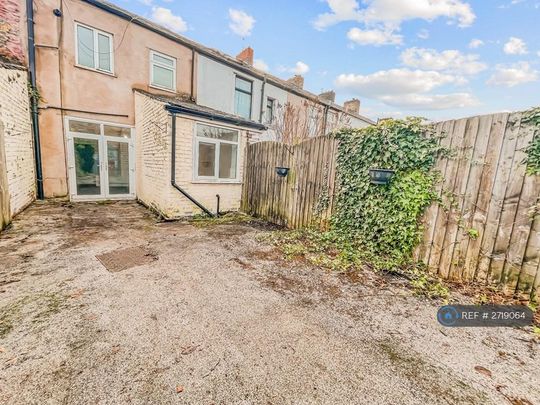 2 bedroom terraced house to rent - Photo 1