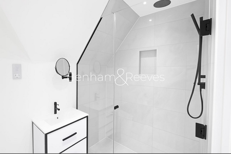 Studio to rent - Photo 5