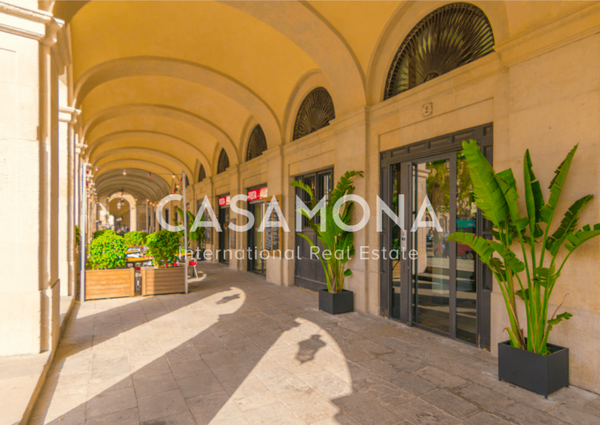 Elegant 2 Bedroom Apartment with Balcony and Beautiful Restored Flooring