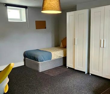 Royal Canal Terrace, Dublin - Photo 1