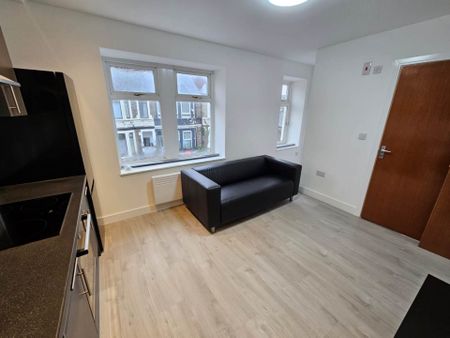 Price £1,200 pcm - Available Now - Furnished - Photo 5