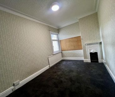 4 bedroom semi-detached house to rent - Photo 6