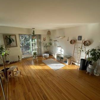 Short Term- Room available in Specious and bright apartment - Photo 1