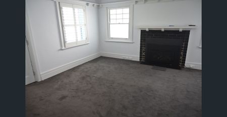 Bright Apartment Across Alma Park - Photo 5