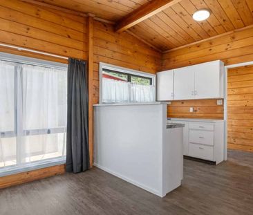 Spacious with lovely views - Photo 1