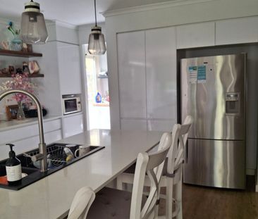 Beautiful House with Three Bedrooms Available - Photo 1