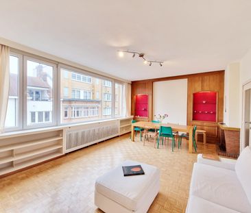 CHATELAIN ! Large 1-bedroom apartment - 4th floor - Photo 1