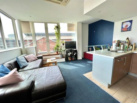 2 bedroom flat to rent - Photo 3