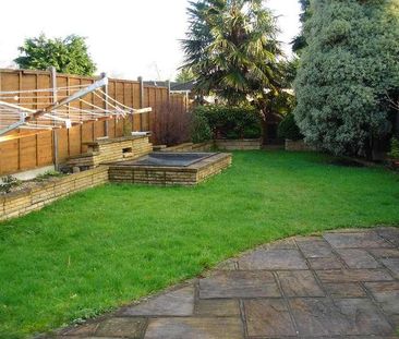 Lodge Close, Uxbridge, UB8 - Photo 2