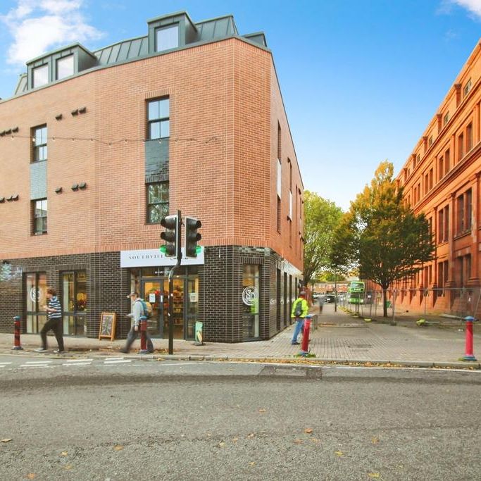 1 bedroom in a flat share to rent - Photo 1