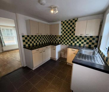 2 bedroom terraced house to rent - Photo 4
